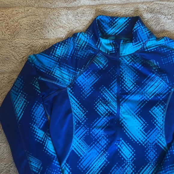 Athleta quarter zip long sleeve top - Picture 2 of 10
